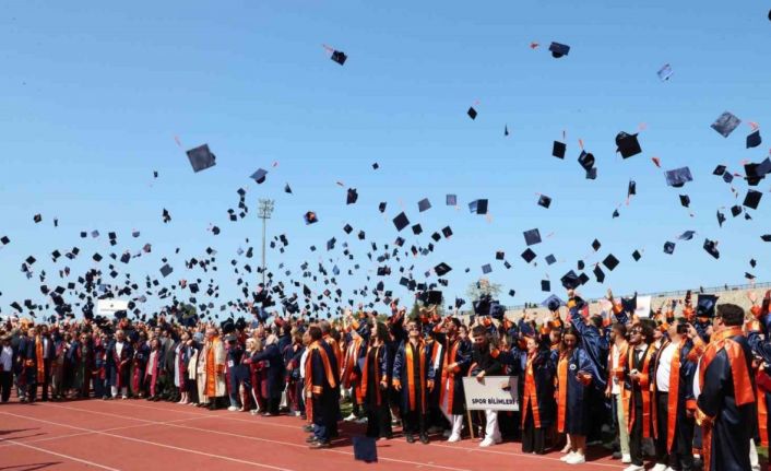 Sinop’ta 3 kuşak aynı törende mezun oldu