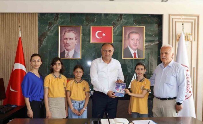 Sinop’ta ilkokul öğrencilerinin uzay yolculuğu: Hikayelerini kitaplaştırıp sunum yaptılar