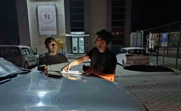 Sinop’ta yaralı halde bulunan leylek tedavi altına alındı