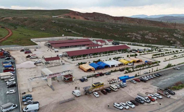 Sivas Belediyesi’nden modern kurban pazarı hizmeti