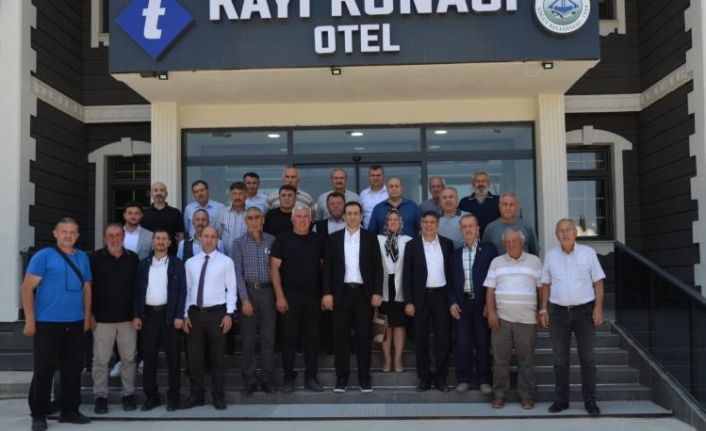 Söğüt muhtarlarından Kaymakam Tuncer’e veda yemeği