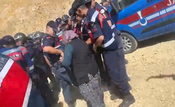 Su tartışmalarında  köylü direnince DSİ çalışmalara ara verdi