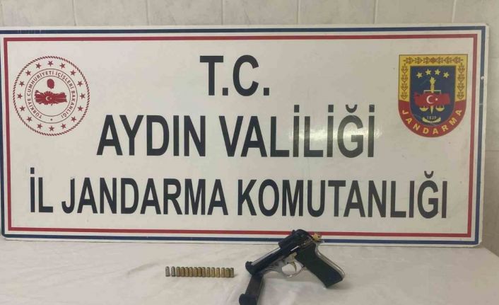 Şüphe üzerine durdurulan şahıstan tabanca ele geçirildi