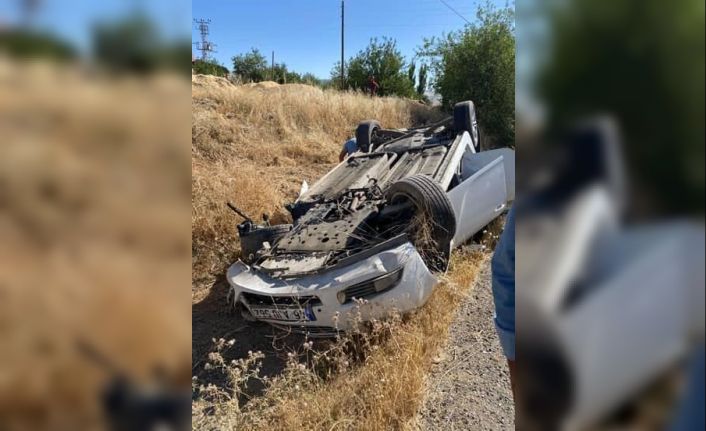 Sürücüsünün kontrolünden çıkan otomobil takla attı: 2 yaralı