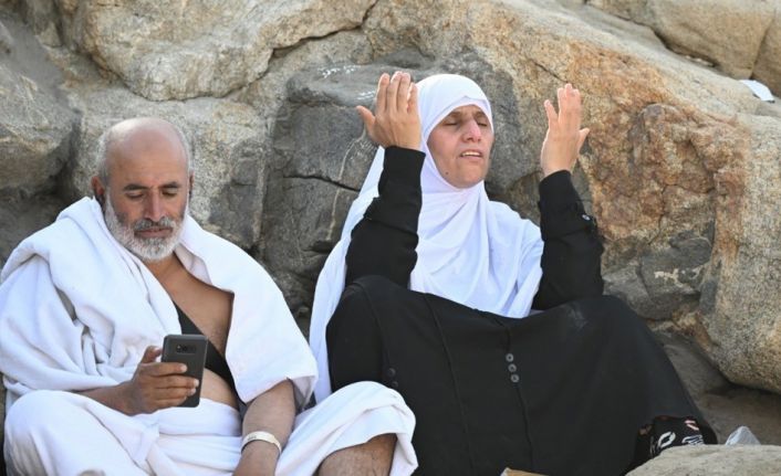 Suudi Arabistan’da 12 bin 500 kadar İranlı hacı mahsur kaldı