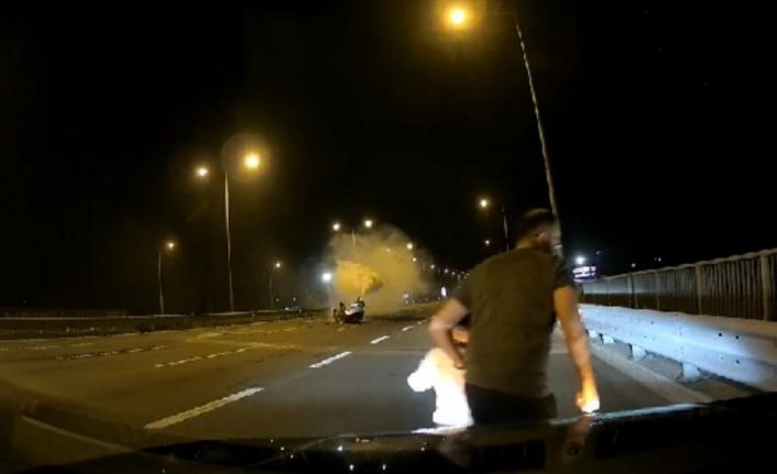 Taklalar atan otomobilden yola savrulmuştu: 9 yaşındaki çocuğun tedavisi sürüyor