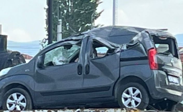 Tavşanlı’da kontrolden çıkan araç takla attı, sürücüsü yaralandı