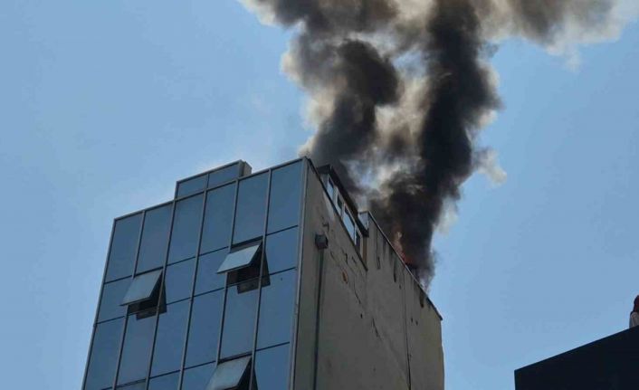 Tekirdağ’da 5 katlı pastane alev alev yandı, mahalleli sokağa döküldü