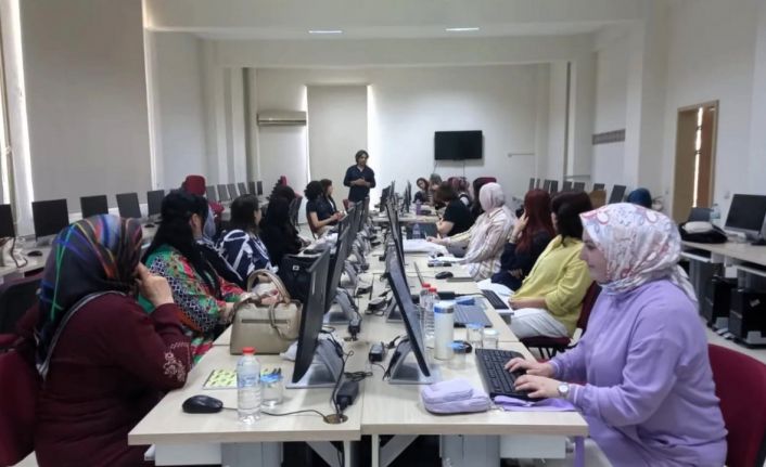 Tokat’ta kadın girişimcilere yapay zekâ eğitimi verildi