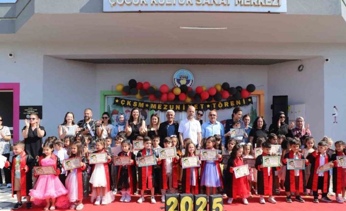 Turgutlu Belediyesi Çocuk Kültür Sanat Merkezinde mezuniyet heyecanı