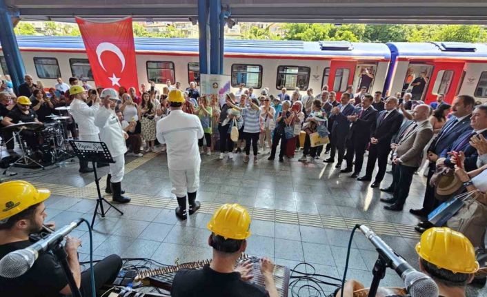 Turistik Karaelmas Ekspresi Zonguldak’a ulaştı
