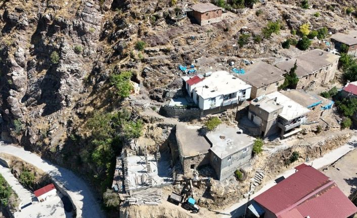 Uludere halkının yıllar süren kaya düşme korkusu sona eriyor