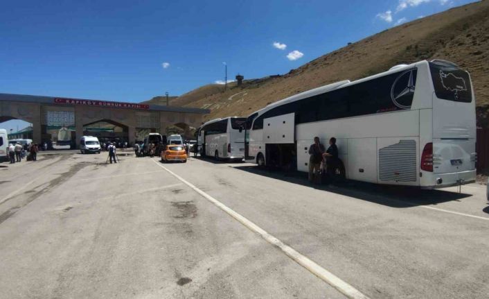 Umman, İran’daki vatandaşlarını tahliye ediyor
