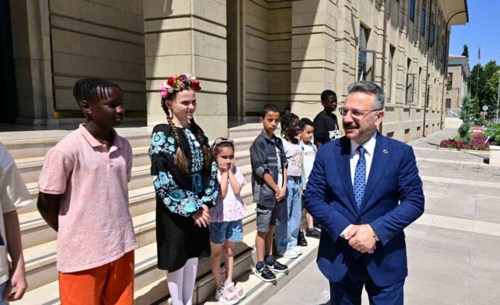 Vali Aksoy, çocuk işçiliğiyle ilgili video çekimine katıldı