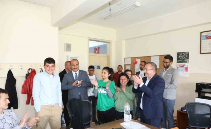 Vali Polat, okul ziyaretlerine devam ediyor