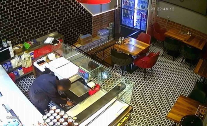 Van’da börekçide hırsızlık kameraya yansıdı