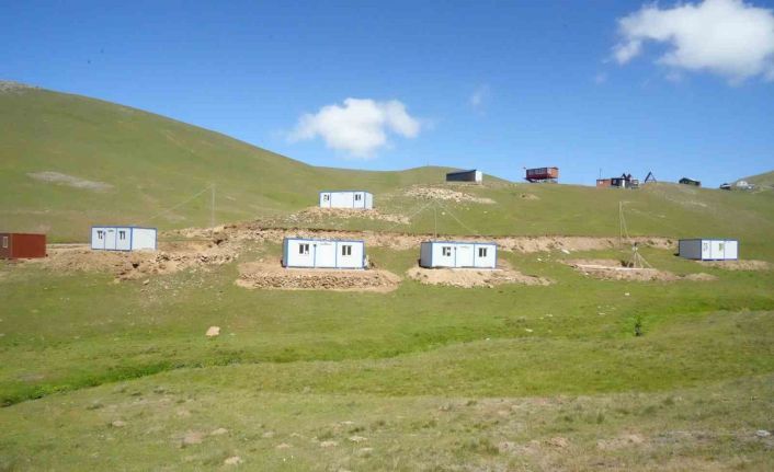 Yaylayı bir gecede konteynerler ile doldurdular