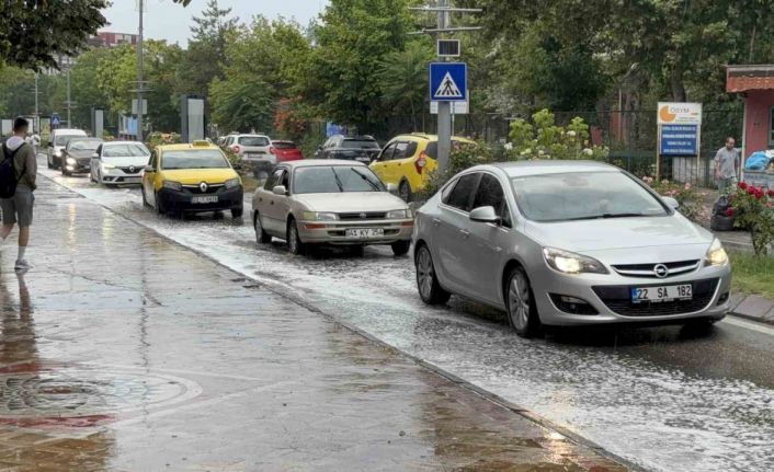 Yaz yağmuruna hazırlıksız yakalandılar