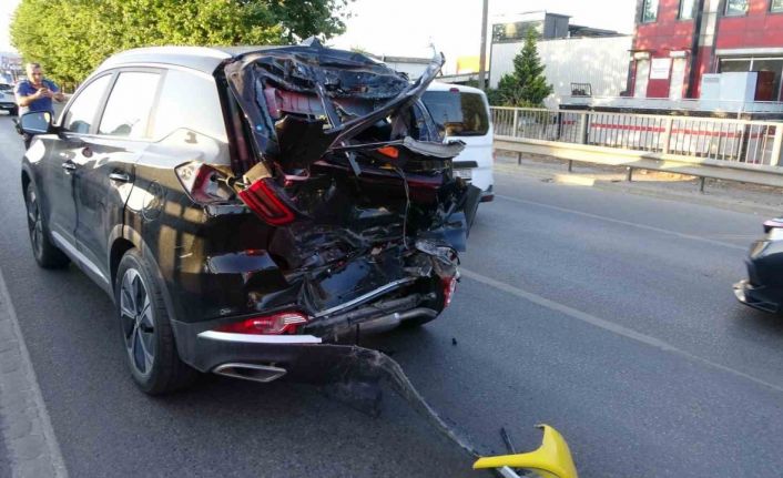 Yeni alınan araca kamyon çarptı: 1 yaralı