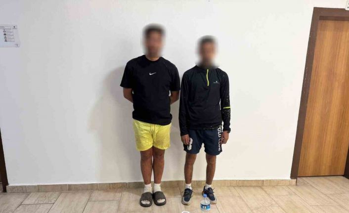 Yunanistan’a yüzerek geçme hazırlığında olan düzensiz göçmenler yakalandı