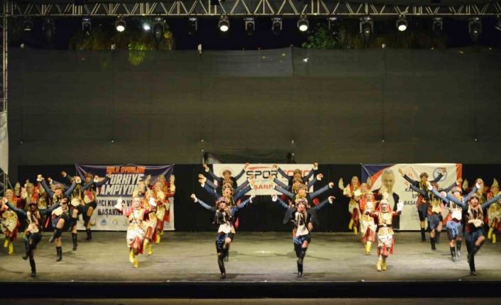 Yunusemre Belediyespor halk oyunlarında Türkiye ikincisi oldu