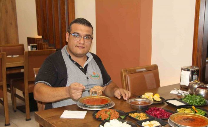 12 saat piştikten sonra sofraya gelen lezzet: Beyran