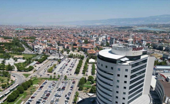 14 katlı hastane binası dron ile yıkandı