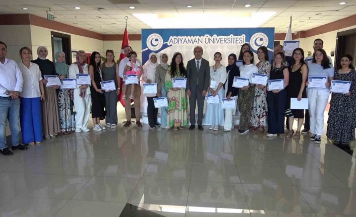 14 ülkeden gelen uluslararası öğrenciler Türkçe yaz okulunda ağırlandı