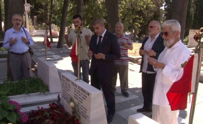 15 Temmuz Gazileri Platformu Başkanı Erol Bulut Edirnekapı Şehitliğini ziyaret etti