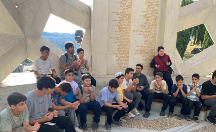 15 Temmuz Şehitler Anıtı’na sabahın erken saatlerinde ziyaret