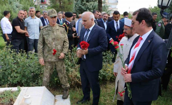15 Temmuz şehitleri Diyarbakır’da dualarla anıldı