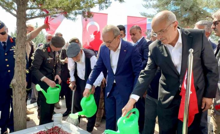 15 Temmuz Şehitleri mezarları başında anıldı