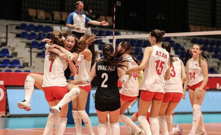 16 Yaş Altı Milli Voleybol Kız Takımı finalde