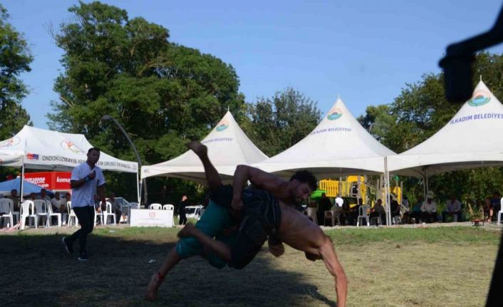 19 Mayıs ilçesinde karakucak coşkusu: Başpehlivan Emirhan Saygı
