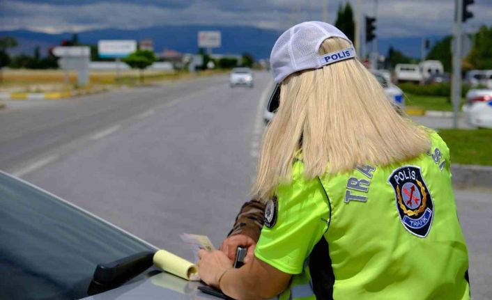 2 Bin 322 araç sürücüsüne ceza yazıldı