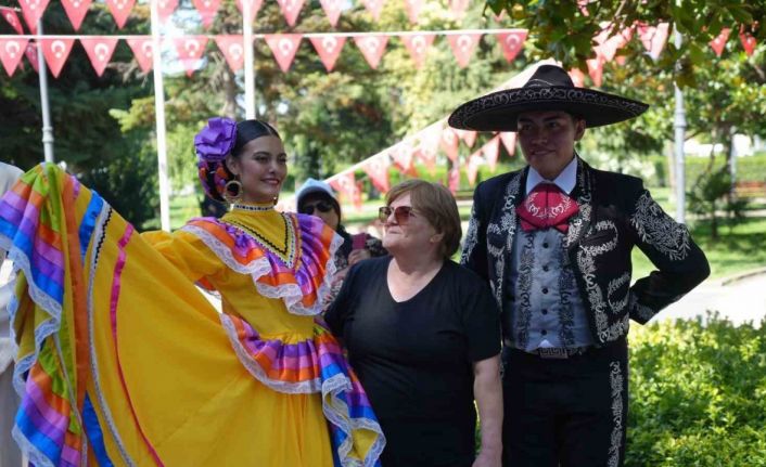 35. Uluslararası Halk Oyunları Festivali Samsun’da başladı