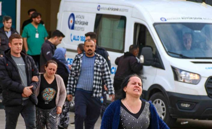 3 çocuğunun annesini 17 bıçak darbesiyle öldüren sanığa ağırlaştırılmış ömür boyu hapis