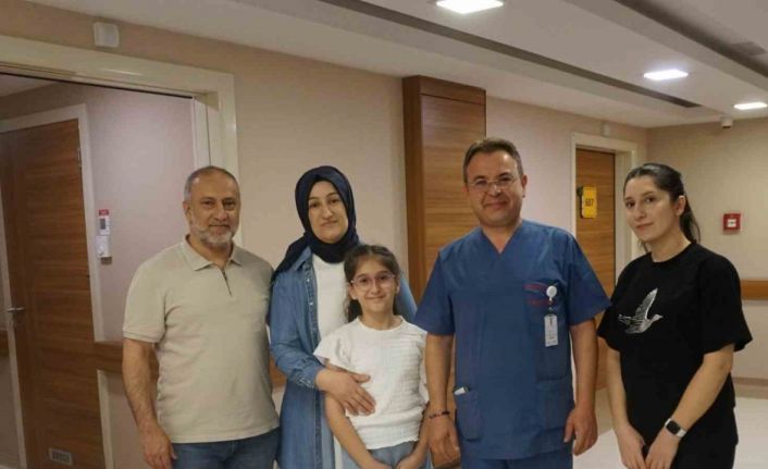 42 yaşındaki hasta, safra kesesinde oluşan 500’den fazla taşla yaşadı