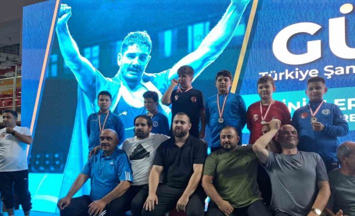 6 sporcu milli takım kampında