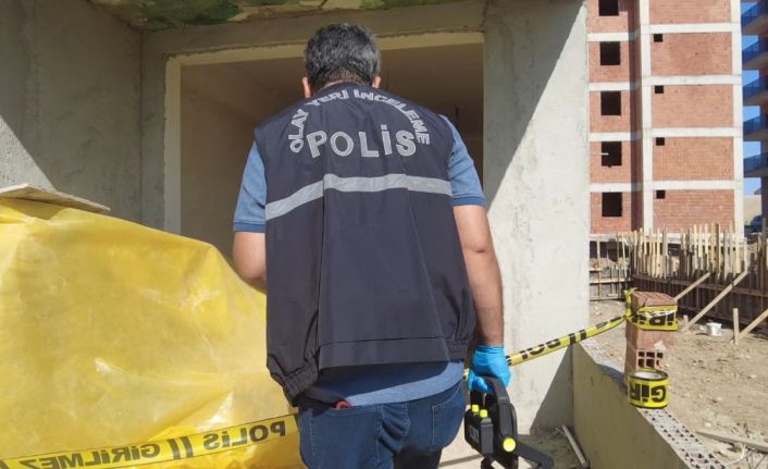 7’nci kattan düşen işçi hayatını kaybetti