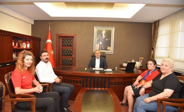 8 yıl boyunca çalışarak Avrupa şampiyonu oldu