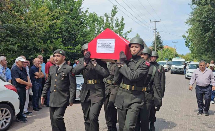 97 yaşında hayatını kaybeden Kore gazisi son yolculuğuna uğurlandı