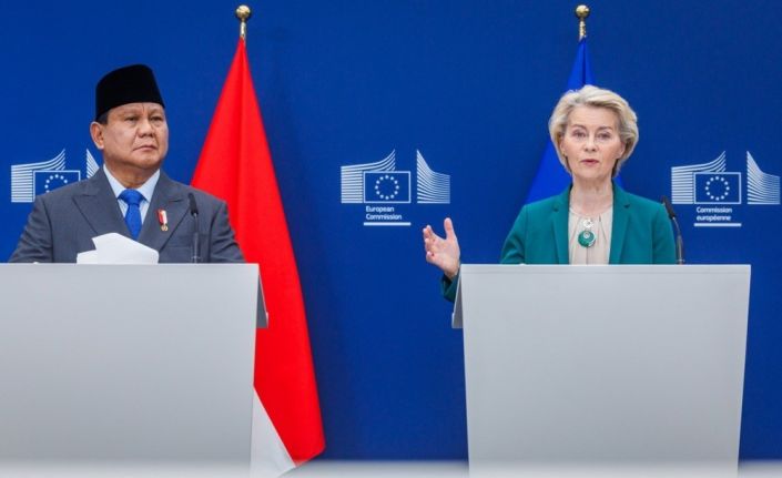 AB, ABD’nin gümrük vergilerine misilleme tedbirlerini 1 Ağustos’a erteledi