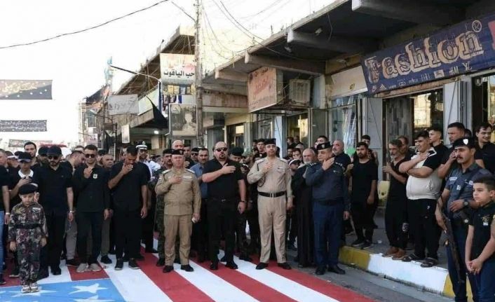 ABD bayrağına basan Iraklı subaylara disiplin cezası