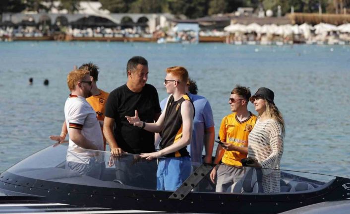 Acun Ilıcalı’dan İngiliz taraftarlara Türkiye turu