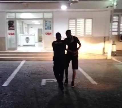 Adana’da 12 yıl hapis cezasıyla aranan hırsız yakalandı