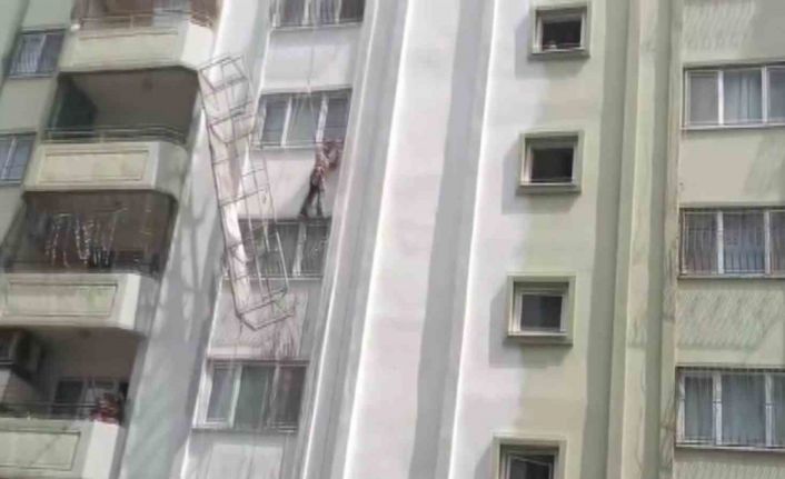 Adana’da iskelenin halatı koptu, işçi ölümden döndü