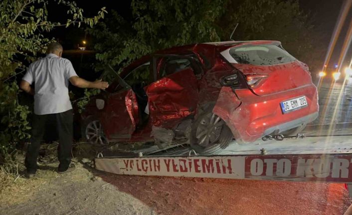 Adıyaman’da iki otomobil çarpıştı: 3 yaralı