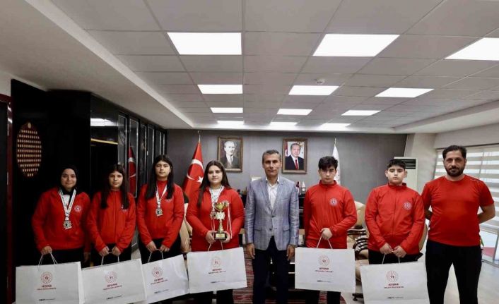 Adıyamanlı sporculardan atıcılıkta Türkiye derecesi