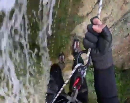 AFAD personelinden nefes kesen suda arama kurtarma eğitimi